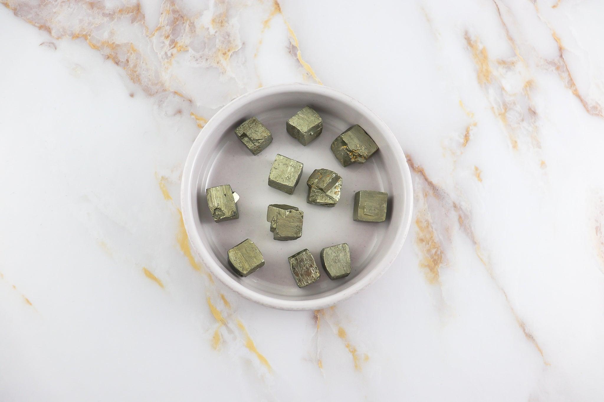 Roher kubischer Pyritstein 